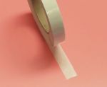Double-sided fingerlift tissue tape